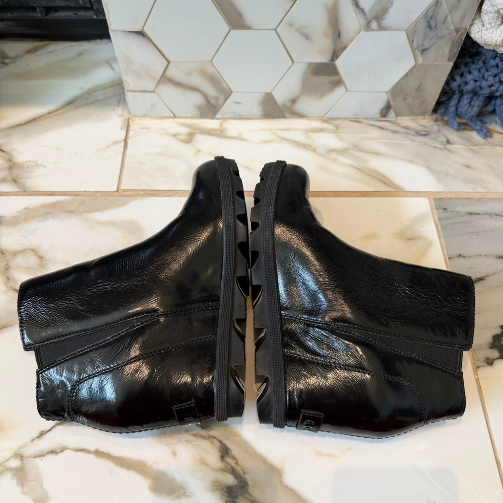 Sorel Joan of Arctic Wedge III Zip Black Patent Leather Ankle Boots Women's 6 - Picture 6 of 8